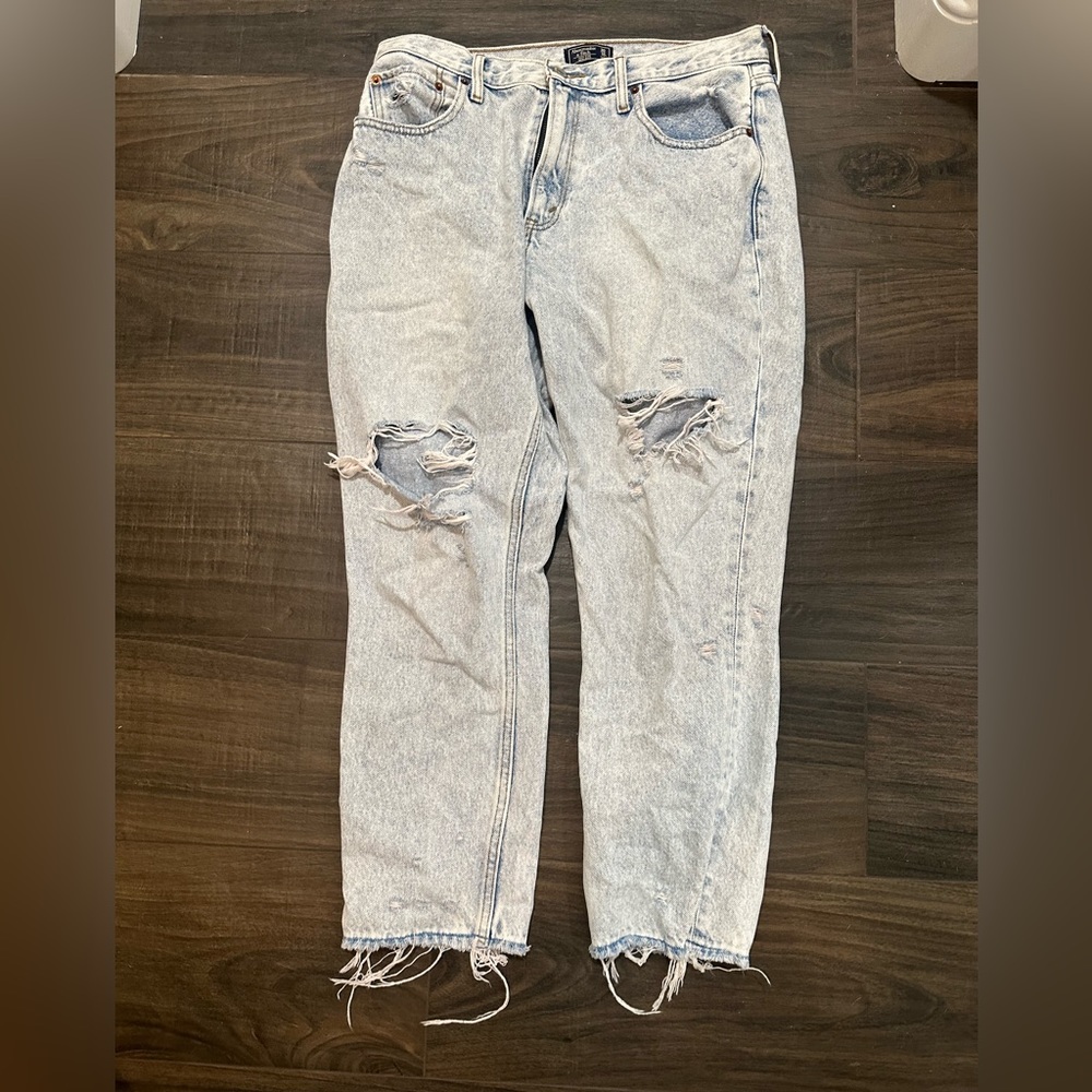 Abercrombie & Fitch- Mom Jean